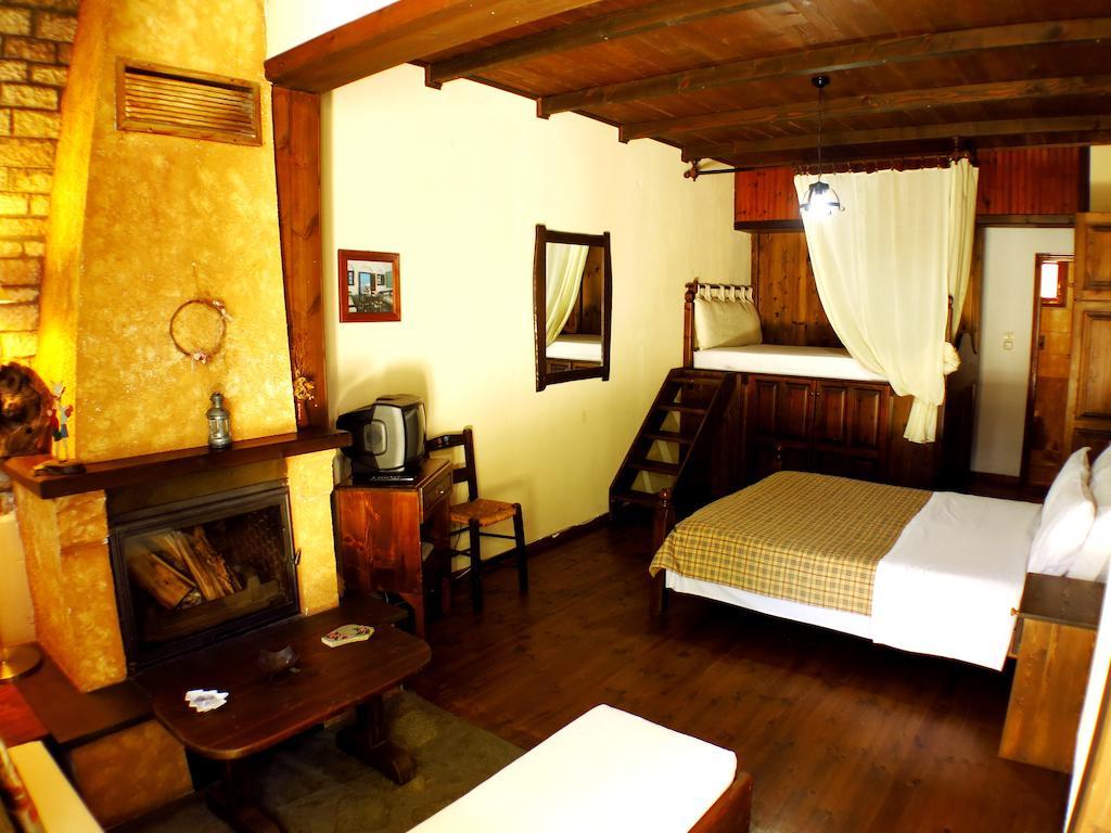 Hotel Xenonas Brizi Eláti Habitación foto